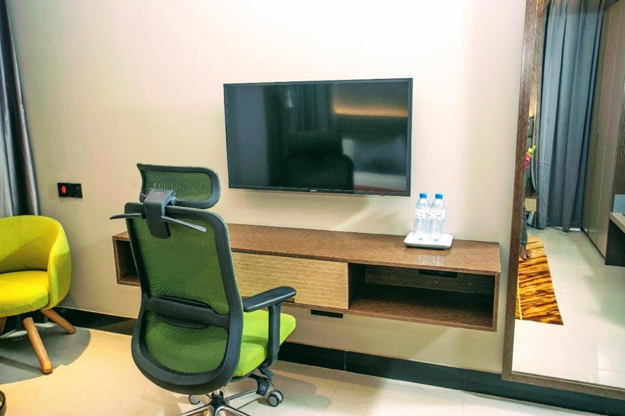 Hotel Omni Residency Dhaka Bagian luar foto